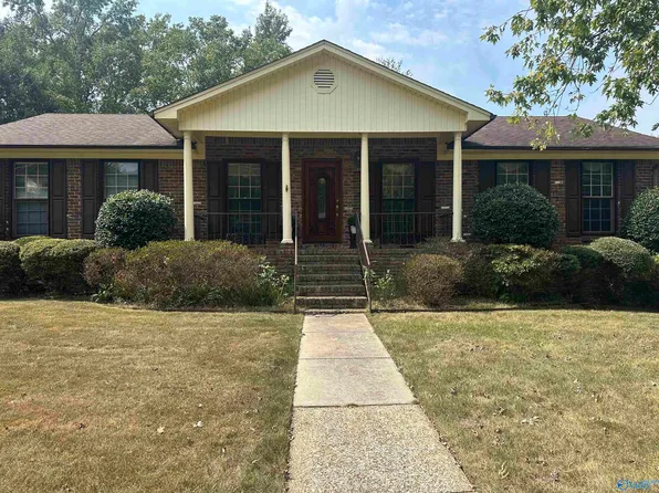 12028 Queens Pl SE, Huntsville, AL 35803