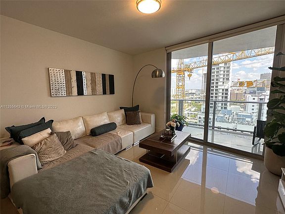 4th image of 1010 SW 2nd Ave Unit 1807