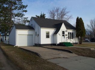 421 3rd St NW, Wadena, MN 56482
