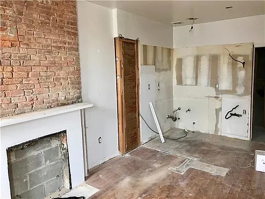 Rented by Century 21 Metropolitan | media 36