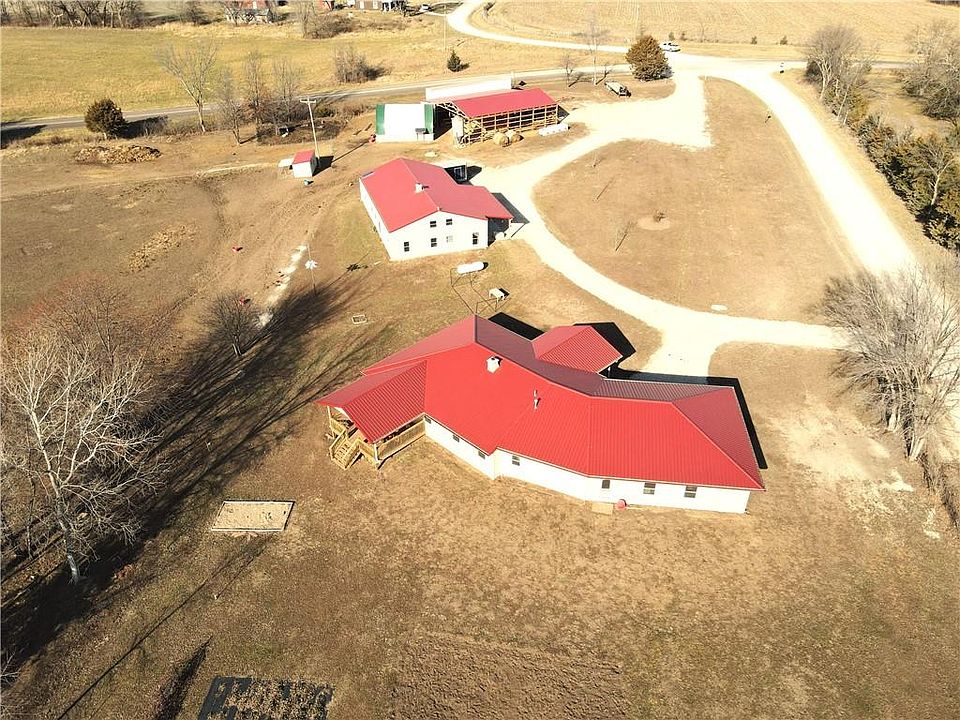 1st image of 1106 SW County Rd