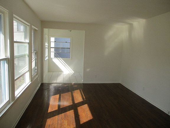 2nd image of 9825-27 Hannum Dr #9825
