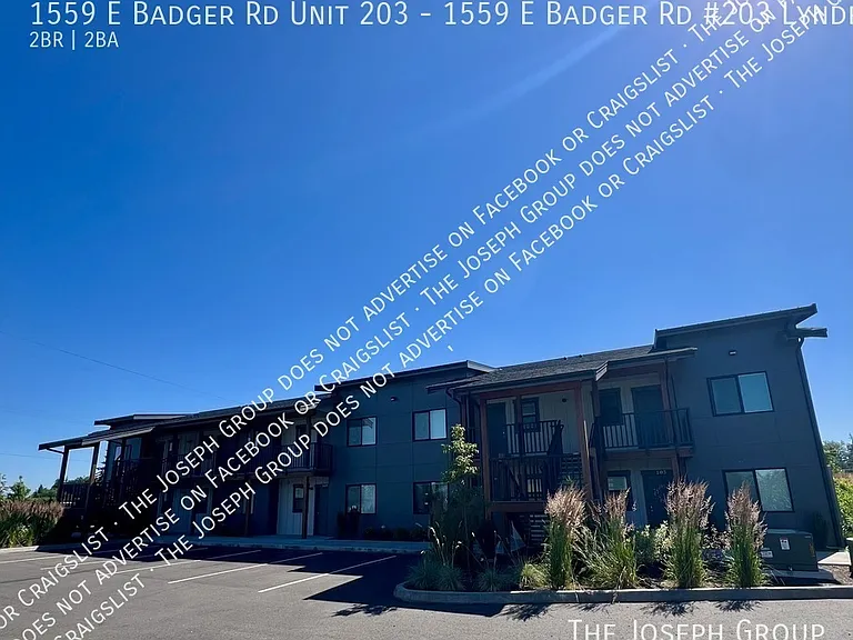 Town's Edge Apartments - 1555 E Badger Rd — Photo 25