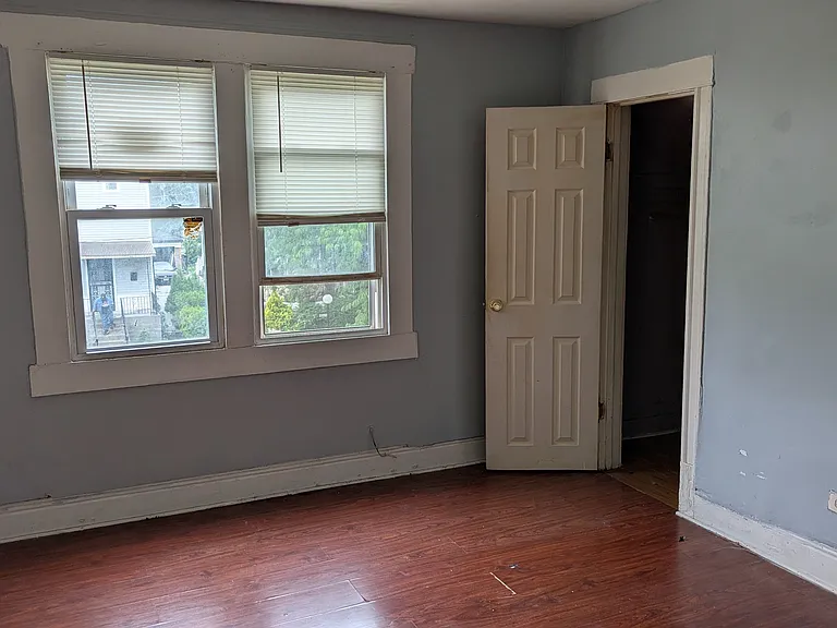 10559 S Lafayette Ave — Photo 4