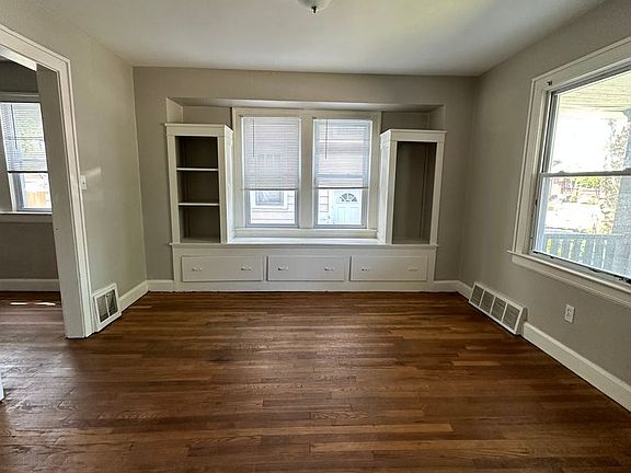 5th image of 3591 W 134th St