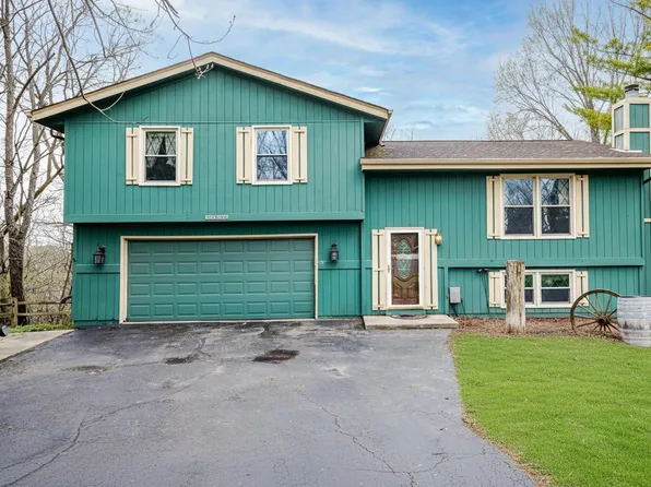 W287N6453 Highland COURT, Hartland, WI 53029