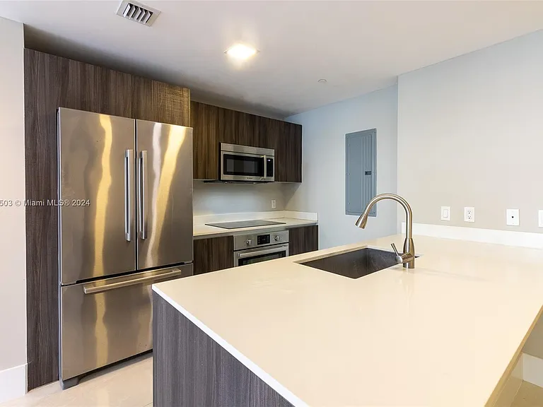 488 NE 18th St #311 — Photo 23