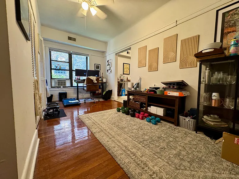 1459 W Winnemac Ave #1 — Photo 9