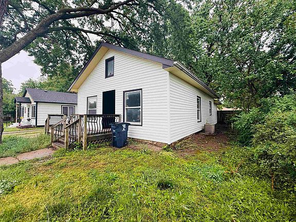 3rd image of 327 Residence St