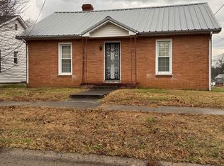 427 E Morton St, Morganfield, KY 42437