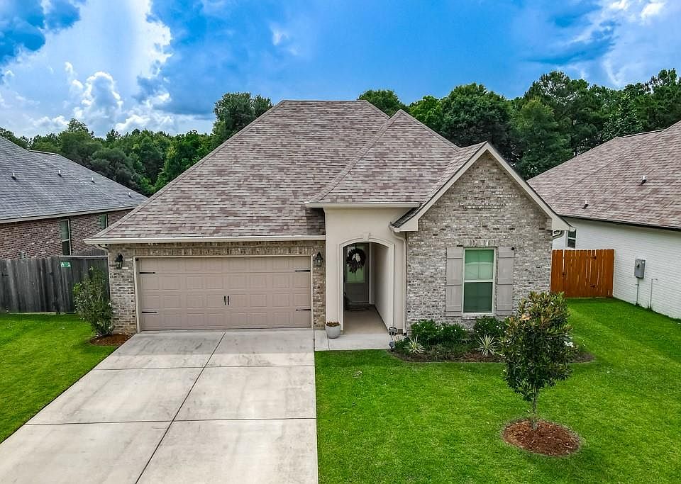 1st image of 455 Terrace Lake Dr