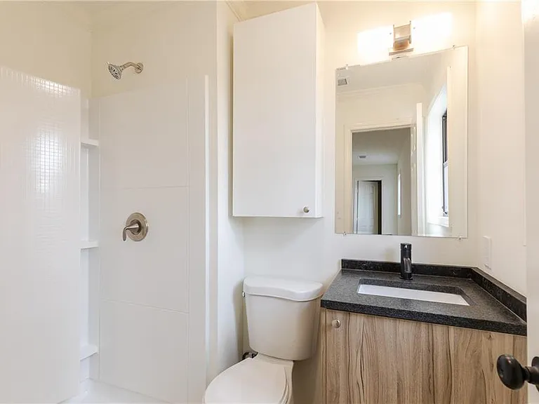 1601 Walker St SE #B — Photo 18