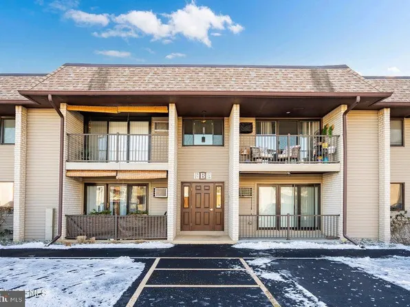 330 Shore Dr, Highlands, NJ 07732