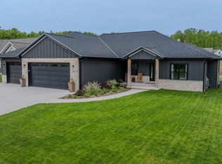 1806 Dallas Ln, De Pere, WI 54115