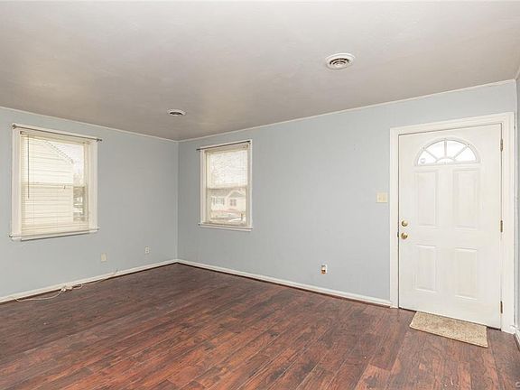 5th image of 1015 Garber St