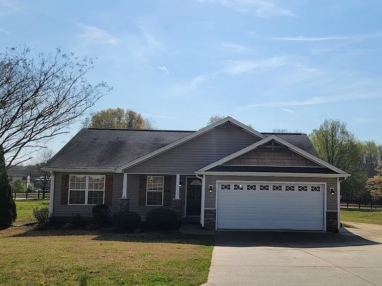 123 Fox Hollow Ct — Photo 1