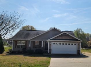 123 Fox Hollow Ct, Simpsonville, SC 29680