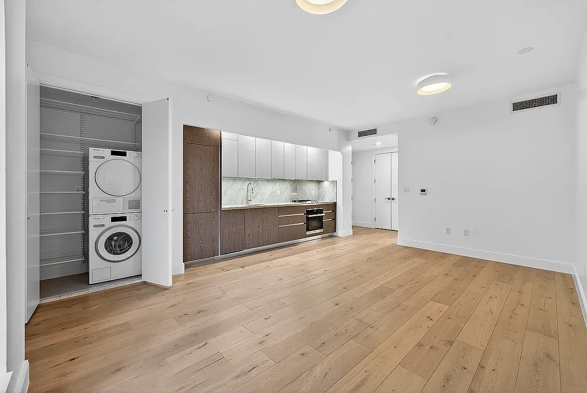 229 Ninth Street — Photo 4