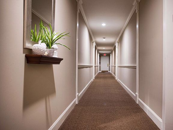 3rd image of 933 12th Ave APT 206