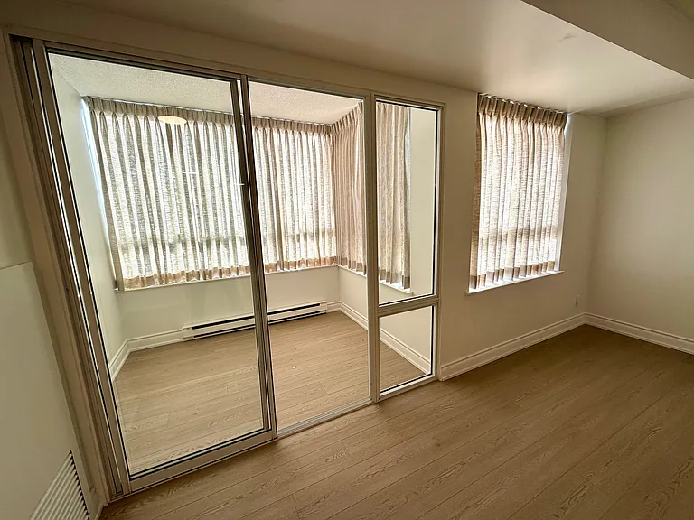 711 Bay St #1318 — Photo 24