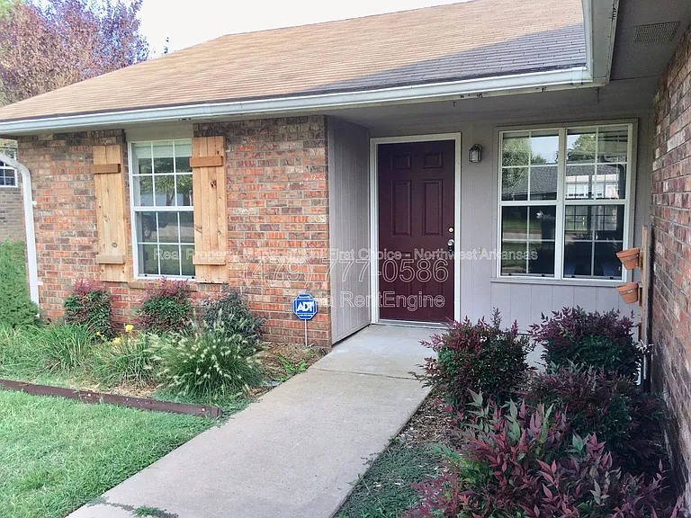 4433 W Cheyenne Dr — Photo 4