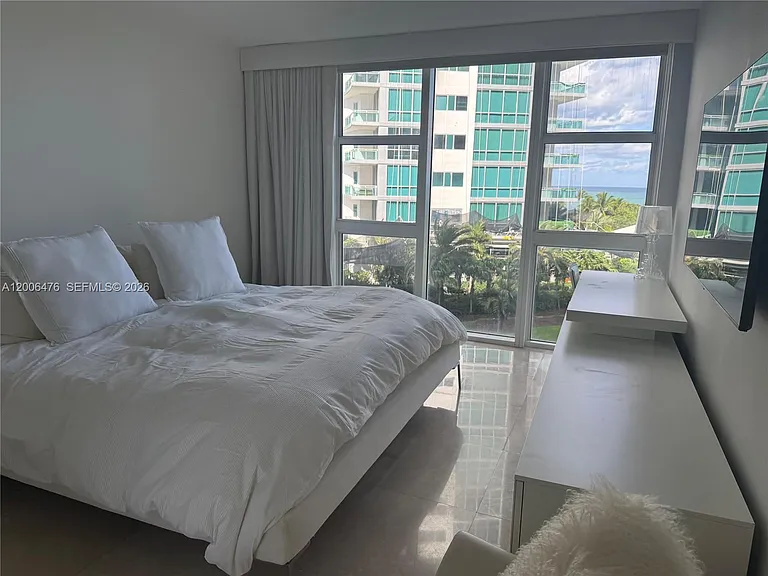 10275 Collins Ave #533 — Photo 27