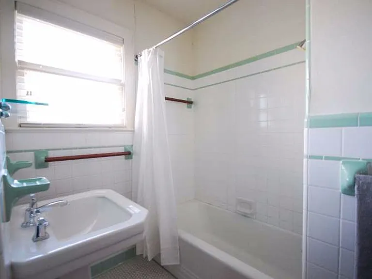 713 Carolyn Ave #A-B — Photo 17