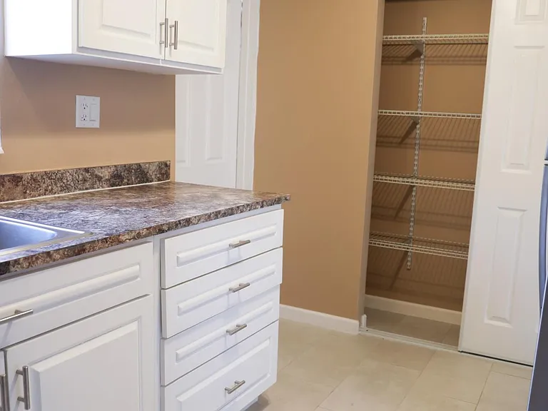 190 E Olmstead Dr #B5 — Photo 8