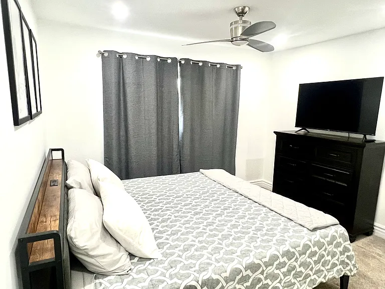 8201 E Mitchell Dr — Photo 22