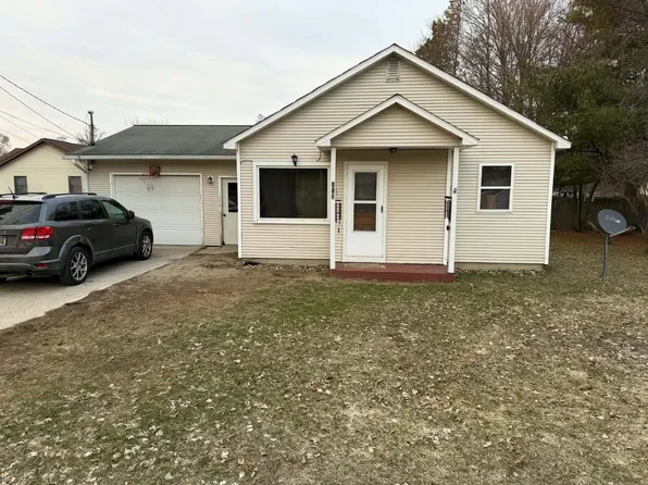112 W 11th St, Evart, MI 49631