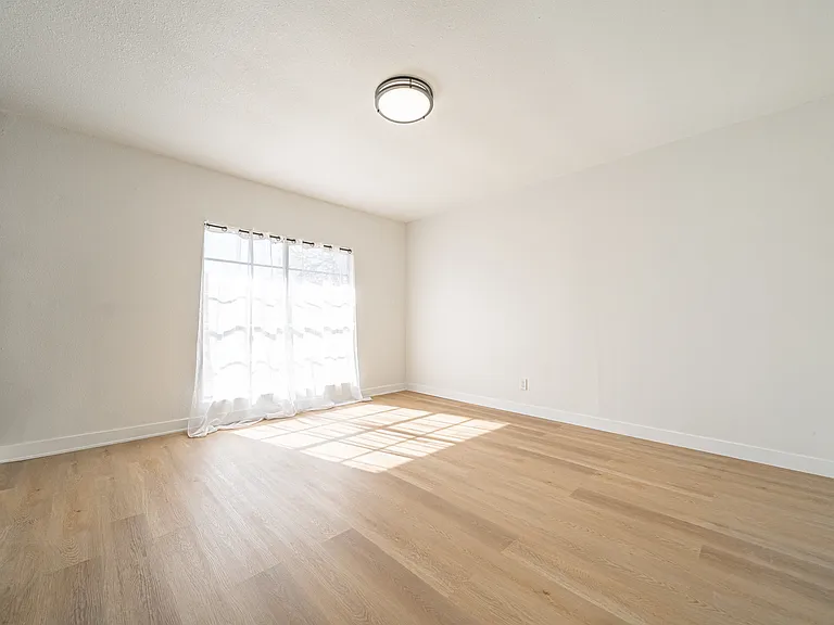 4339 Waikiki Dr — Photo 26