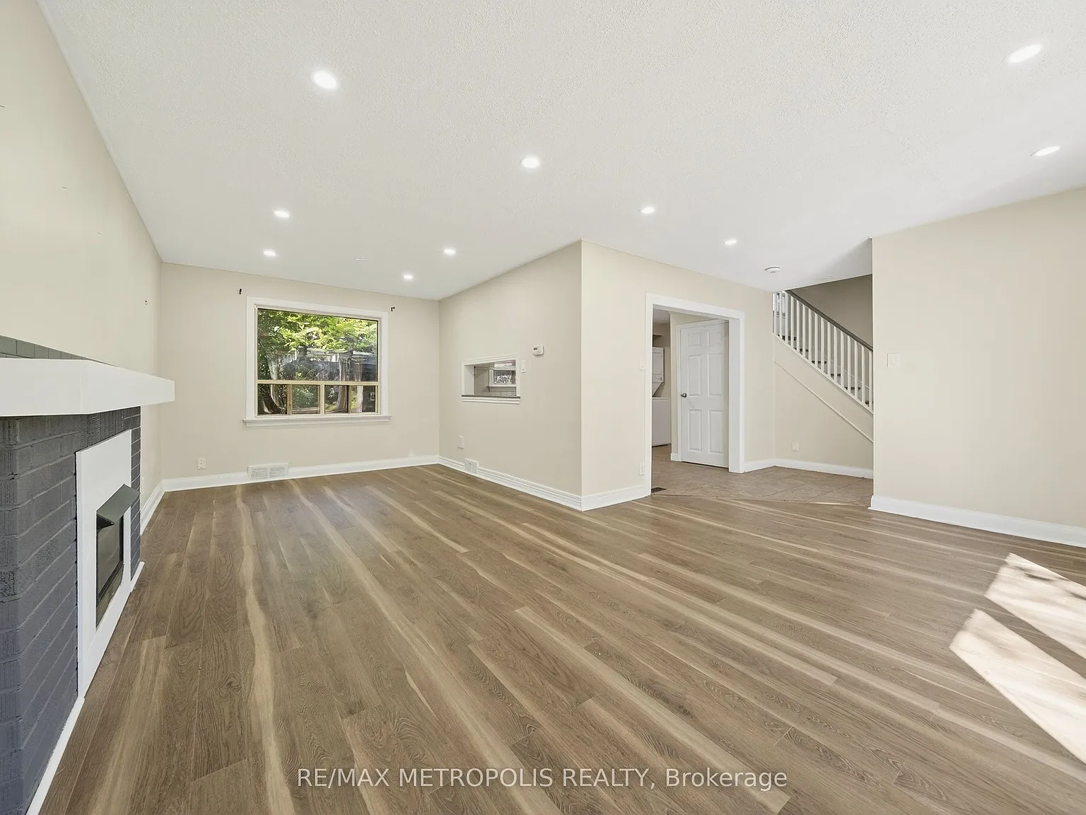 3 bed, $2,400 — Photo 4