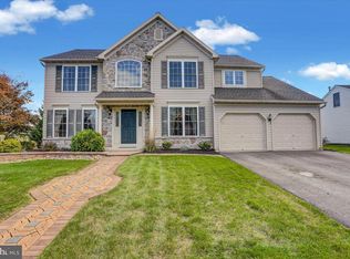 100 Running Creek Dr, Sinking Spring, PA 19608