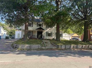 906 SW Gage Blvd, Topeka, KS 66606