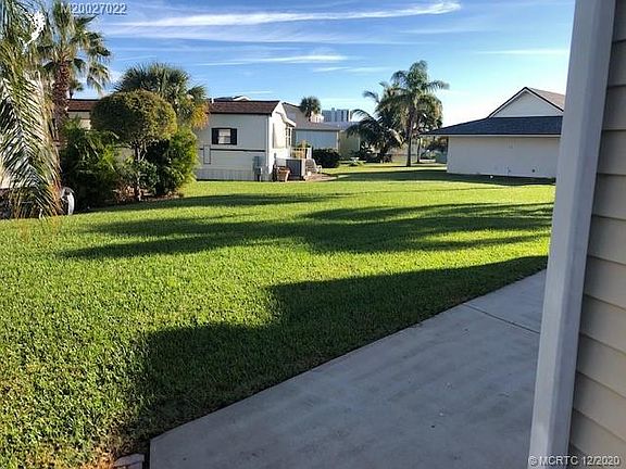 4th image of 686 Nettles Blvd