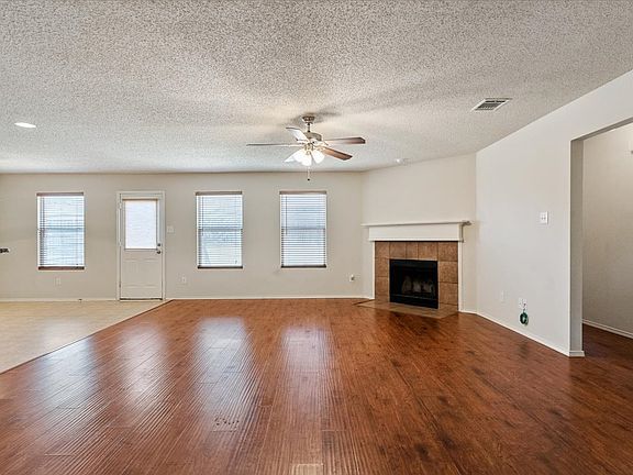 4th image of 9812 George Washington Dr