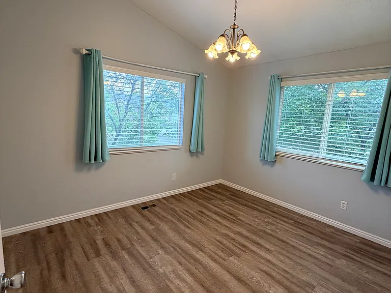 518 N 350 E — Photo 11