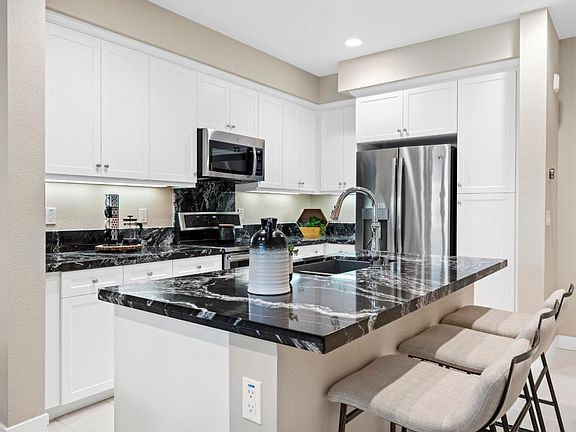 4th image of 79 Sterling Ln