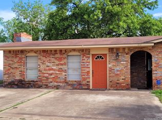 202 North St, Pleasanton, TX 78064