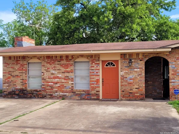 202 North St., Pleasanton, TX 78064