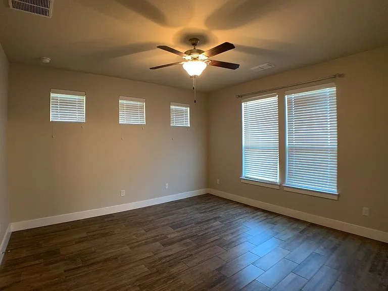 711 Gristmill Dr — Photo 11