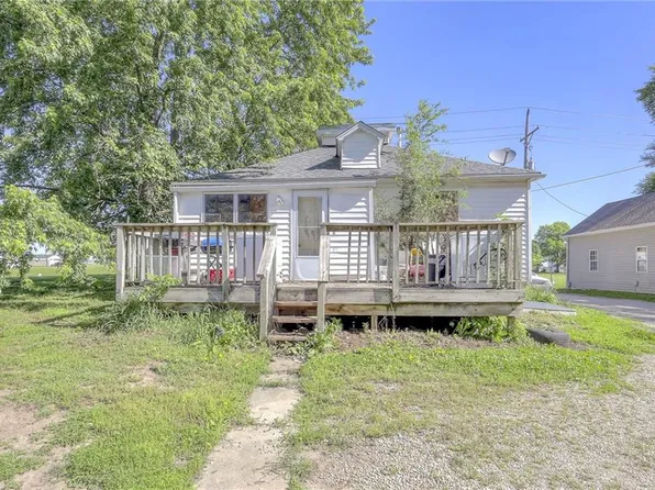 919 Metropolitan Ave, Leavenworth, KS 66048