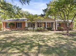 419 Caprice Gardens Ct, Ballwin, MO