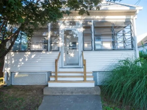 351 Academy Ave, Providence, RI 02908