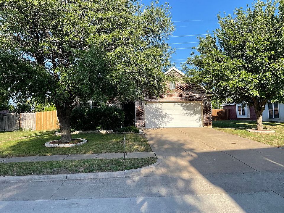 1st image of 937 Mockingbird Dr