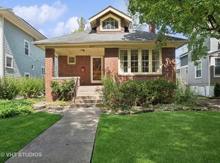 2417 Hartzell St, Evanston, IL 60201