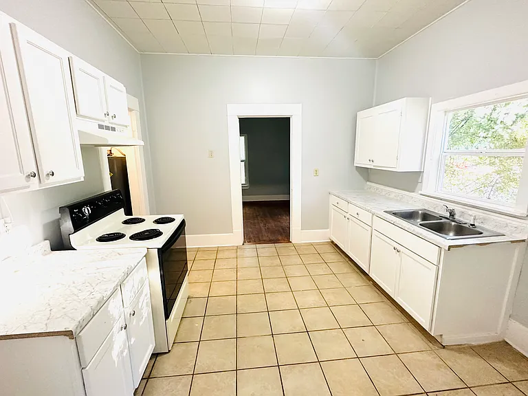 513 E Barger St #A — Photo 5