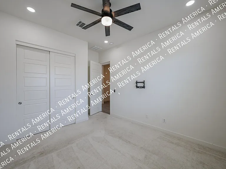 1530 E San Carlos Way — Photo 45
