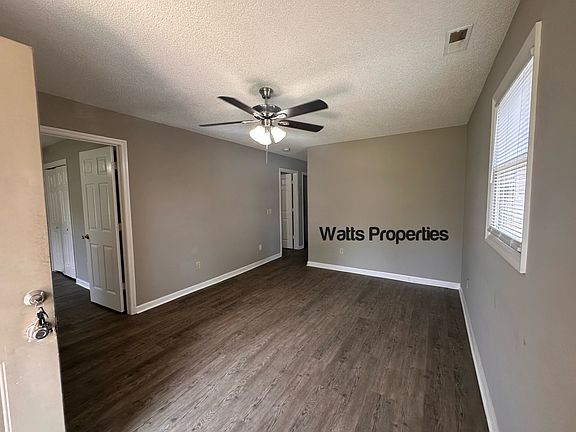 4th image of 140 12th Ave NW