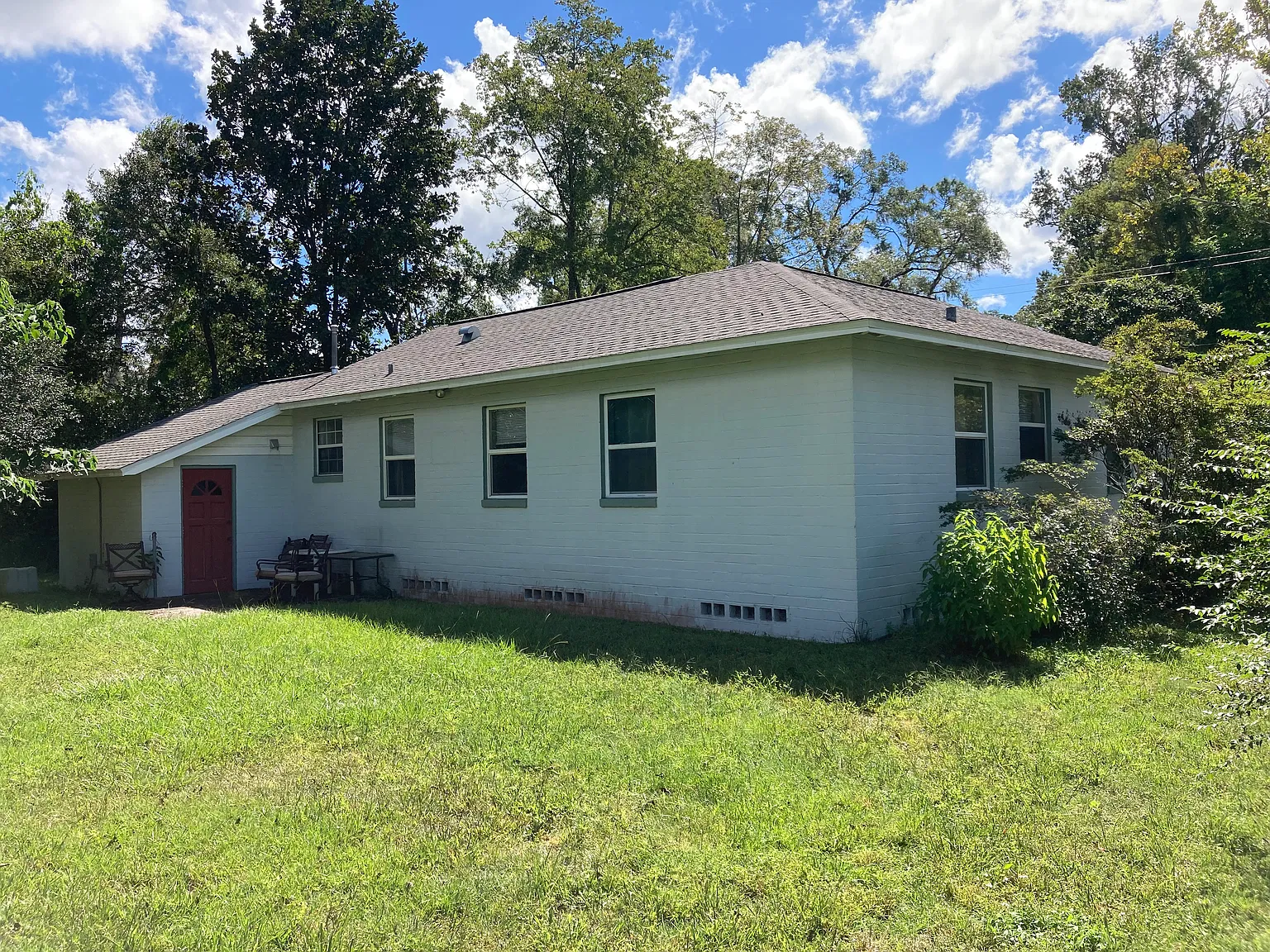 3 bed, 1200 sqft, $1,650 — Photo 4
